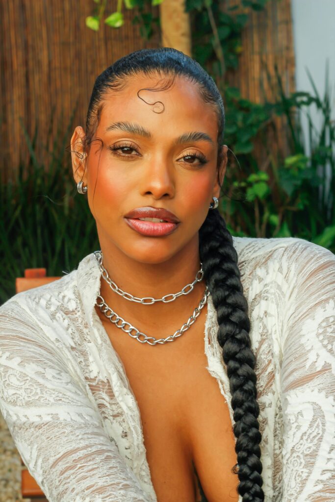 עוף בסגנון הודי עם חלב קוקוס וקארי