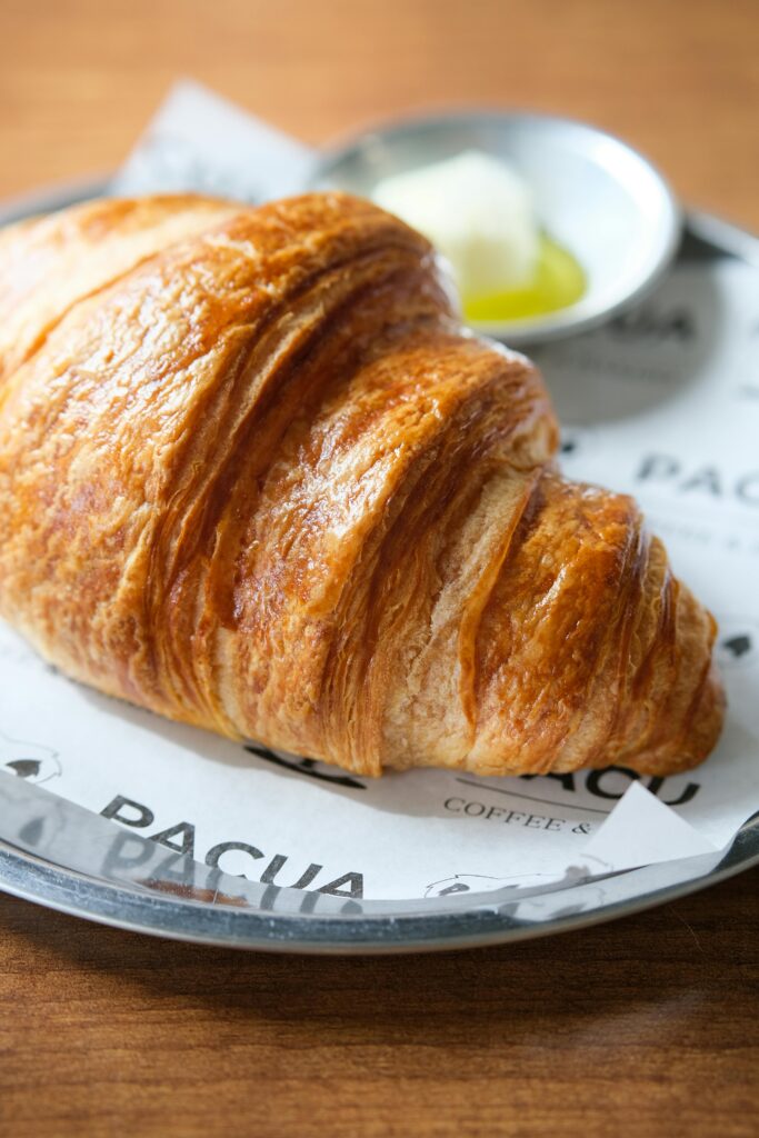 דג סלמון בגריל עם גלייז חרדל ודבש