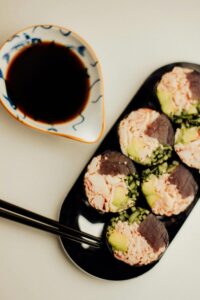 דג בסגנון אסיאתי עם רוטב סויה ודבש