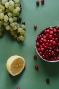 עוף בלימון וחמוציות