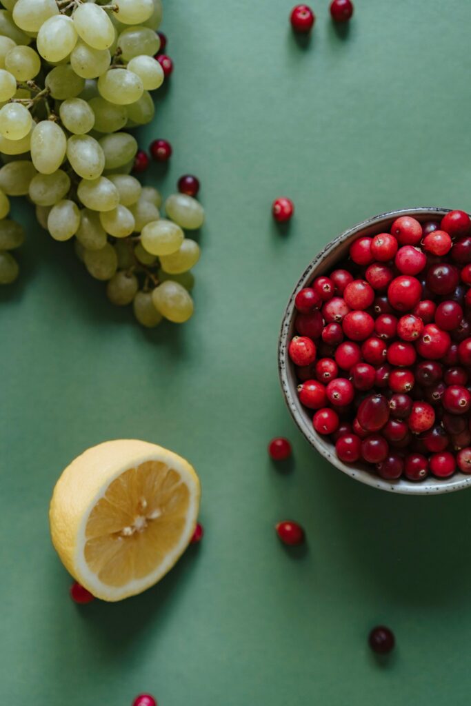 עוף בלימון וחמוציות