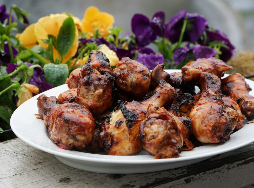 שוקי עוף במרינדת רימונים ותבלינים מזרחיים