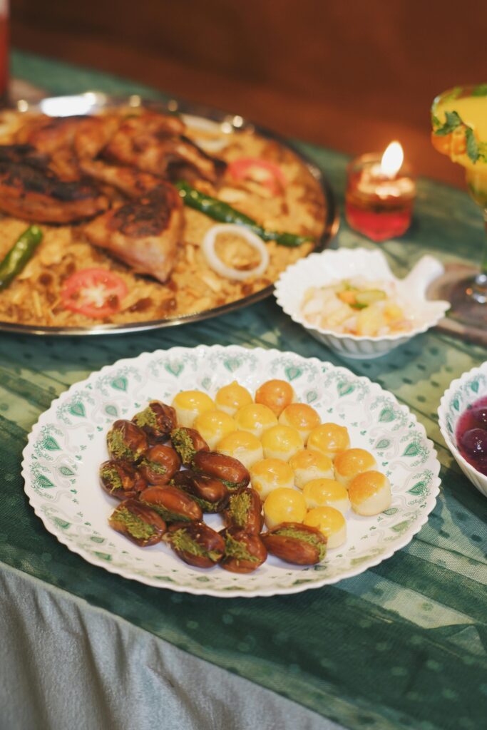 עוף עם תמרים וסילאן