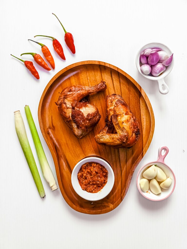 עוף עם דבש וצ'ילי על הגריל