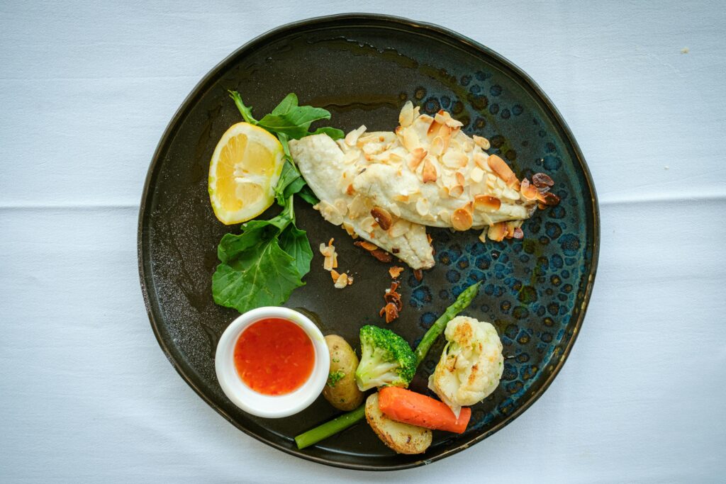 קציצות דג ברוטב טחינה ולימון