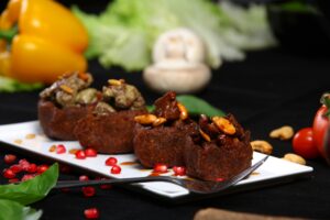 קבב בקר עם צנוברים ורימונים