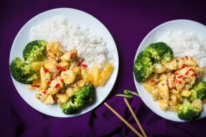 עוף בסגנון אסייתי עם תפוזים ושום