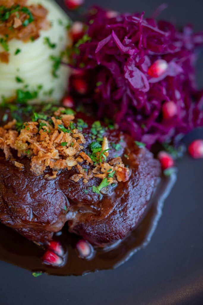 בקר ברוטב רימונים ותפוזים